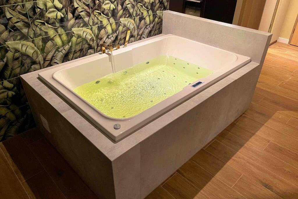 Hawaii Beach Lounge, Loft Z Jacuzzi I Tarasem - Sloneczne Tarasy W Porta Mare, ジブヌベク エクステリア 写真